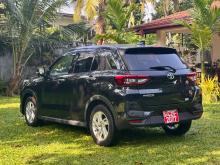 https://riyasewana.com/uploads/toyota-yariz-1200cc-271146406275.jpg