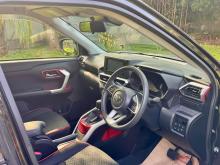 https://riyasewana.com/uploads/toyota-yariz-1200cc-271146406474.jpg