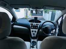 https://riyasewana.com/uploads/toyota-yarris-2214282132.jpg