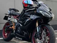 Triumph Daytona 2010 Motorbike