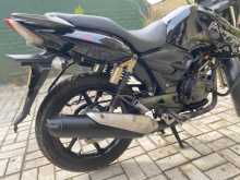 https://riyasewana.com/uploads/tvs-apache-180-1015511613314.jpg