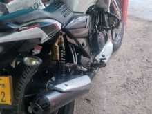 https://riyasewana.com/uploads/tvs-apache-180-2011173013193.jpg