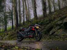 https://riyasewana.com/uploads/tvs-rtr-200-182146144013.jpg