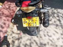 https://riyasewana.com/uploads/tvs-rtr-27221153408120.jpg