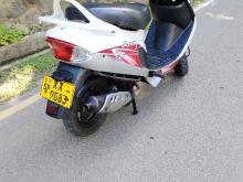 https://riyasewana.com/uploads/tvs-scooter-231645316715.jpg