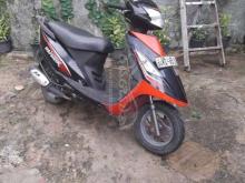 https://riyasewana.com/uploads/tvs-scooty-estrk-1974410469338.jpg
