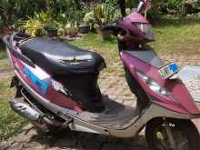https://riyasewana.com/uploads/tvs-scooty-streak-111358151402.jpg