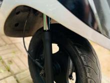 https://riyasewana.com/uploads/tvs-scooty-streak-7941536204.jpg