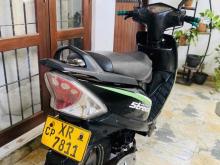 https://riyasewana.com/uploads/tvs-scooty-streak-910003624281.jpg