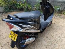 https://riyasewana.com/uploads/tvs-scooty-streck-17100191354273.jpg