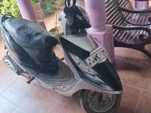 https://riyasewana.com/uploads/tvs-scooty-streek-11018421092.jpg