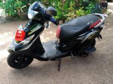 https://riyasewana.com/uploads/tvs-scooty-zesll-221420156456.jpg