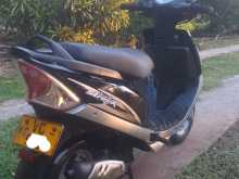 https://riyasewana.com/uploads/tvs-streak-121165213593.jpg