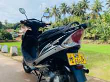 https://riyasewana.com/uploads/tvs-streak-1516401813993.jpg