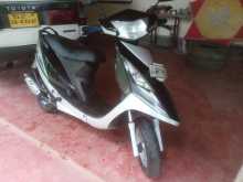 https://riyasewana.com/uploads/tvs-streak-201939024073.jpg