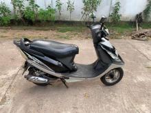 https://riyasewana.com/uploads/tvs-streak-211156166355.jpg