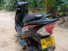 https://riyasewana.com/uploads/tvs-streak-2621321913473.jpg