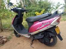 https://riyasewana.com/uploads/tvs-streak-311705404722.jpg