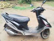 https://riyasewana.com/uploads/tvs-streak-4729354902.jpg