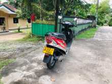 https://riyasewana.com/uploads/tvs-streck-2018010113532.jpg