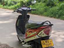 https://riyasewana.com/uploads/tvs-strek-810002813933.jpg