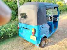 https://riyasewana.com/uploads/tvs-three-wheel-2010-719092212824.jpg