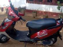 https://riyasewana.com/uploads/tvs-tvs-streak-2718275713662.jpg