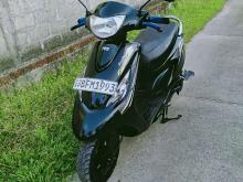 https://riyasewana.com/uploads/tvs-zest-1852346175.jpg