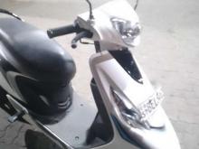 https://riyasewana.com/uploads/tvs-zest-72108266105.jpg