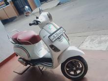 https://riyasewana.com/uploads/vespa-eligant-150cc-11637557006.jpg