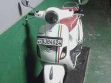 https://riyasewana.com/uploads/vespa-eligant-150cc-14704454282.jpg