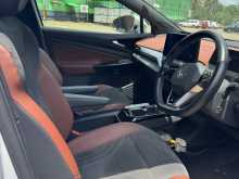 https://riyasewana.com/uploads/volkswagen-id4-2024-510450712764.jpg