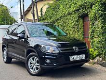 Volkswagen Tiguan 2012 Car