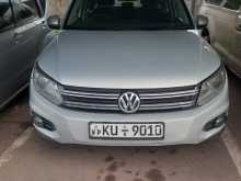 Volkswagen Tiguan 2012 SUV