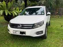 Volkswagen Tiguan 2011 SUV