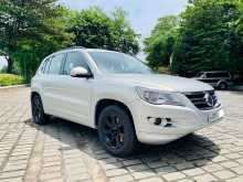 Volkswagen TIGUAN 2010 SUV