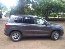 Volkswagen Tiguan 2012 SUV