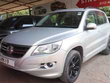 Volkswagen TIGUAN 2010 Car
