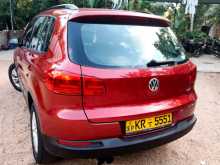 Volkswagen Tiguan 2012 SUV