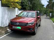 Volkswagen Tiguan 2011 SUV