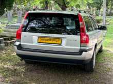 https://riyasewana.com/uploads/volvo-v70-hearse-2000-917173412904.jpg