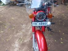 Yamaha 125 2005 Motorbike
