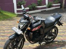 Yamaha FZ 2000 Motorbike