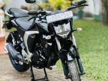 Yamaha Fz 2015 Motorbike
