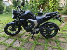 Yamaha FZ Version 2.0 2017 Motorbike