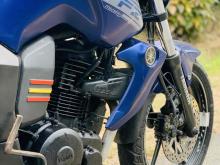 https://riyasewana.com/uploads/yamaha-fz-v1-151131124445.jpg
