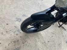 https://riyasewana.com/uploads/yamaha-fz-v1-177342313252.jpg