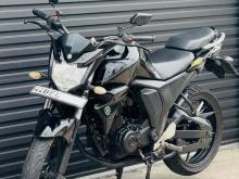 https://riyasewana.com/uploads/yamaha-fz-v2-212500424313.jpg