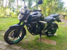 Yamaha FZ Version 2.0 2017 Motorbike