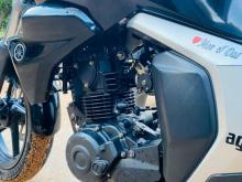 https://riyasewana.com/uploads/yamaha-fz-v2-71925236976.jpg
